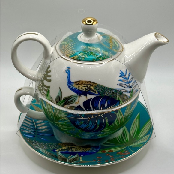 Stunning Peacock Design Teapot and Cup Set - Picture 2 of 7